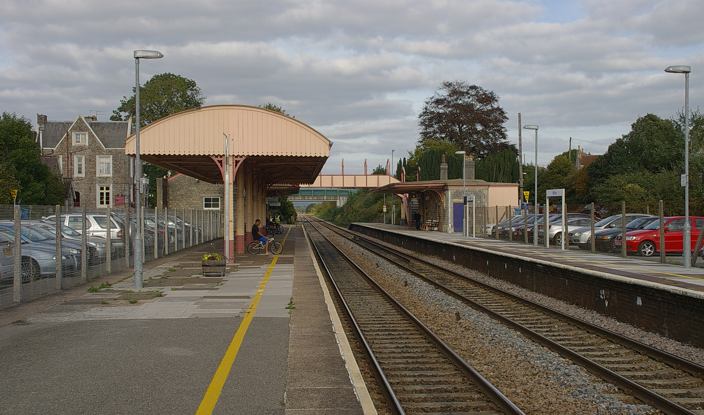 Yatton railway station MMB 20