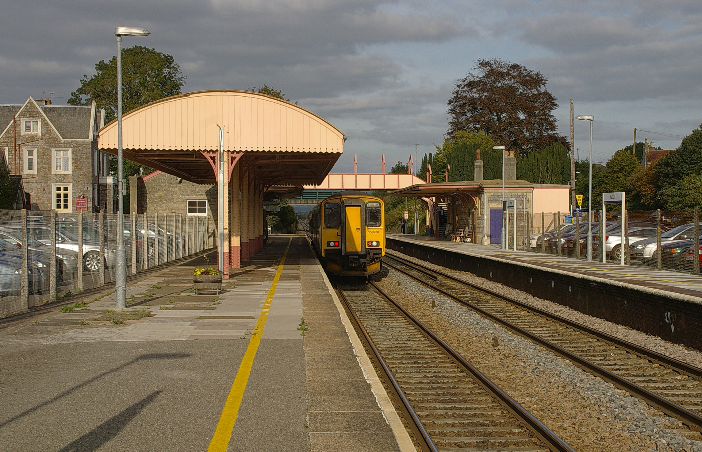 Yatton railway station MMB 21 150238
