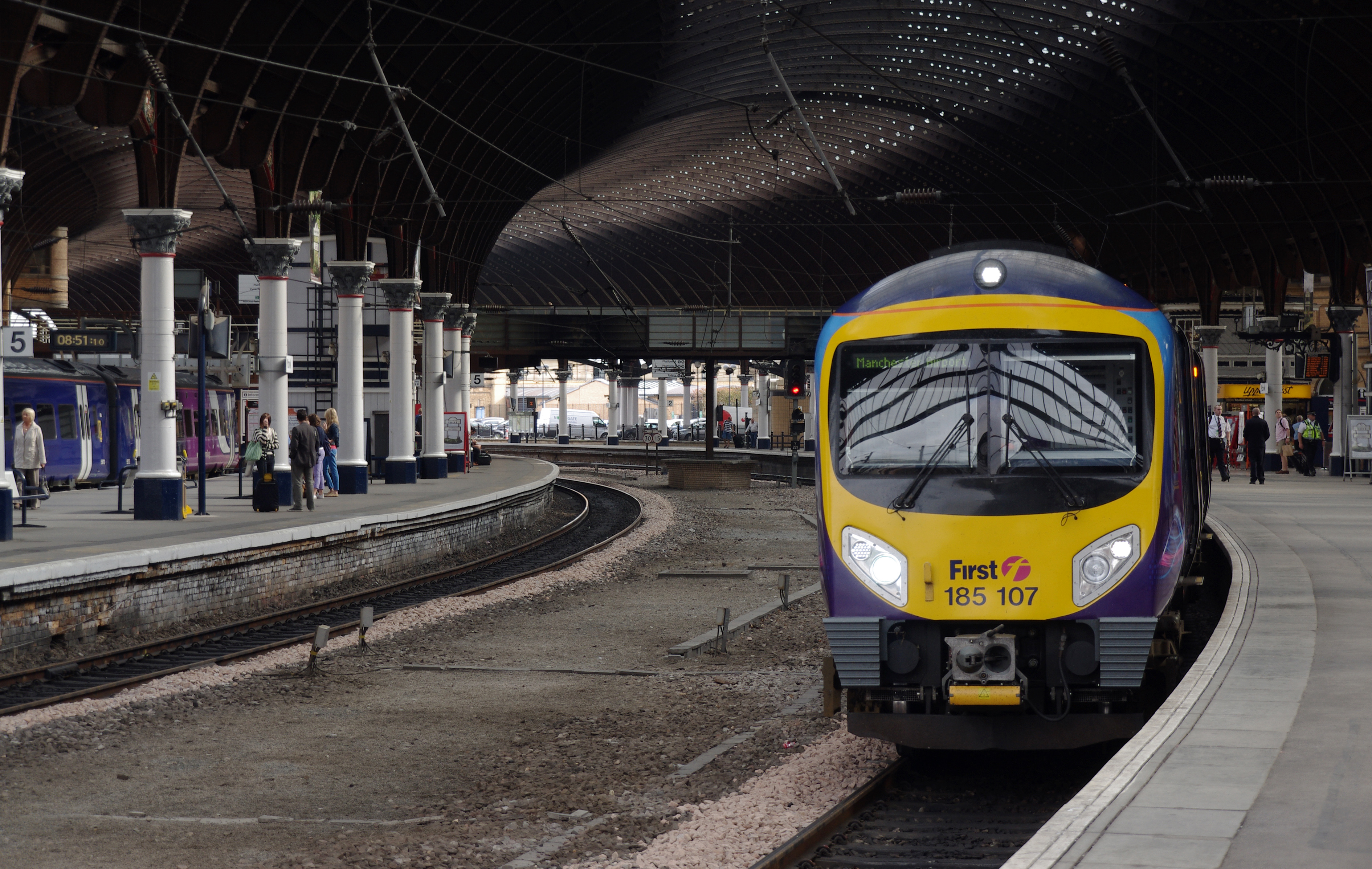 York railway station MMB 03 185107